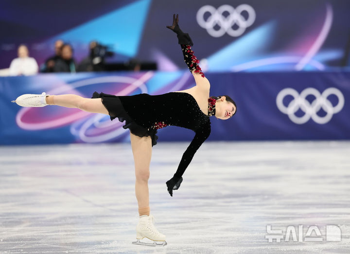 [밀라노=뉴시스] 김근수 기자 = 피겨스케이팅 이해인이 19일(현지 시간) 이탈리아 밀라노 아이스스케이팅 아레나에서 열린 2026 밀라노·코르티나 담페초 동계올림픽 피겨스케이팅 여자 싱글 프리프로그램에서 연기를 펼치고 있다. 2026.02.20.?ks@newsis.com