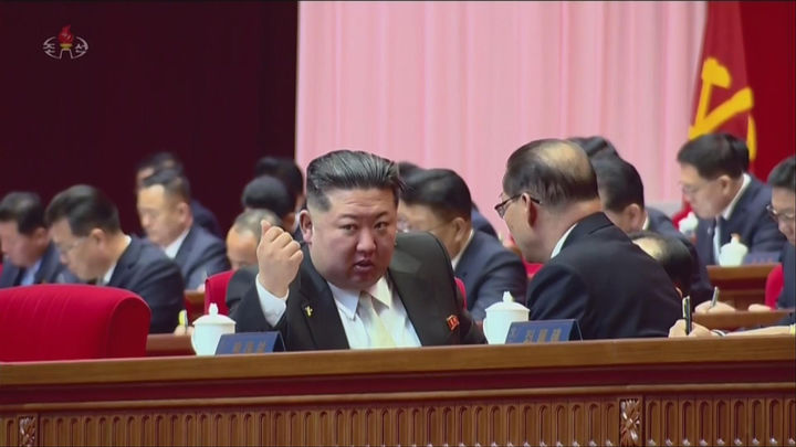 [서울=뉴시스] 북한 조선중앙TV는 김정은 국무위원장이 지난 19일 평양에서 열린 조선노동당 제9차 대회에 참석했다고 20일 보도했다. (사진=조선중앙TV 캡처) 2026.02.20. photo@newsis.com *재판매 및 DB 금지