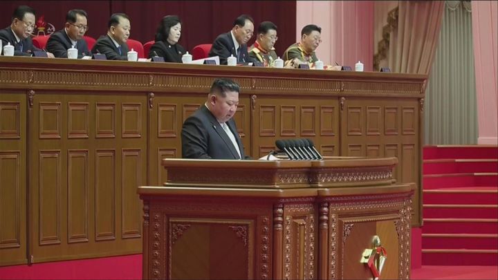 [서울=뉴시스] 북한 조선중앙TV는 김정은 국무위원장이 지난 19일 평양에서 열린 조선노동당 제9차 대회에 참석했다고 20일 보도했다. (사진=조선중앙TV 캡처) 2026.02.20. photo@newsis.com *재판매 및 DB 금지