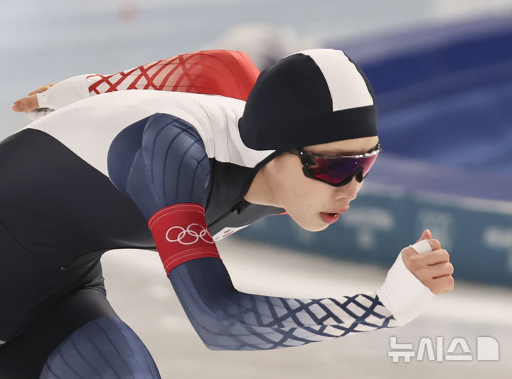 [밀라노=뉴시스] 김근수 기자 = 스피드스케이팅 임리원이 20일(현지 시간) 이탈리아 밀라노 스피드 스케이팅 스타디움에서 열린 스피드스케이팅 여자 1500m 결선 경기에서 역주하고 있다. 2026.02.21. ks@newsis.com