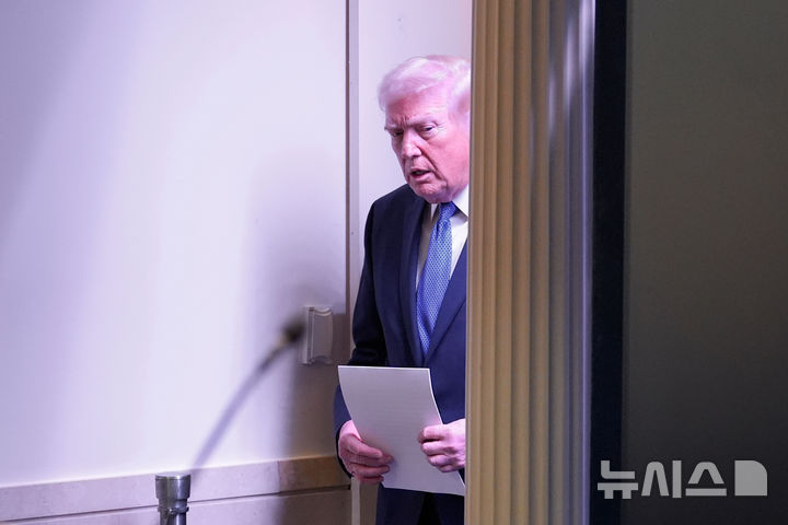 트럼프, '대법 판결에 한시 관세 10% 부과 서명' [뉴시스Pic]