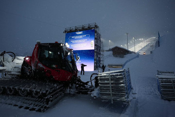 [리비뇨=AP/뉴시스]리비뇨 폭설로 연기된 여자 프리스타일 하프파이프 결선. 2026.02.21.