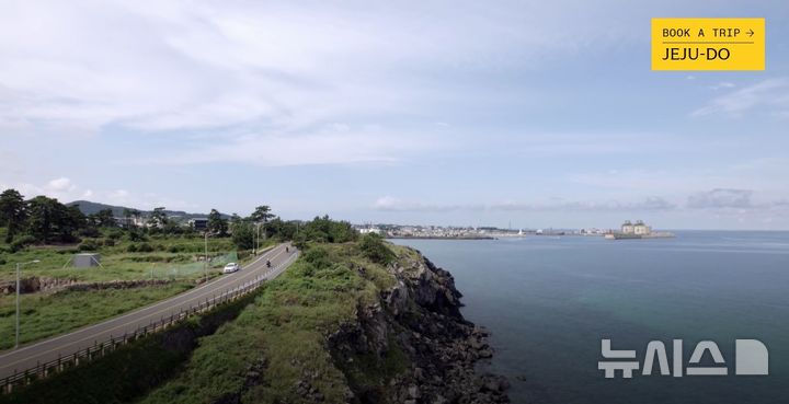 [제주=뉴시스] 제주도가 여행 안내서 론리플래닛이 선정한 '2026년 반드시 방문해야 할 세계 25대 여행지'에 선정됐다. (사진=론리플래닛 자체 제작 제주 홍보 영상 캡처). 2026.02.22. photo@newsis.com