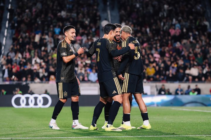 [서울=뉴시스] 22일(한국 시간) 미국 프로축구 메이저리그사커(MLS) 로스앤젤레스FC(LAFC)와 인터 마이애미의 2026시즌 개막전에 출전한 손흥민. (사진=LAFC SNS 캡처) 2026.02.22. photo@newsis.com *재판매 및 DB 금지