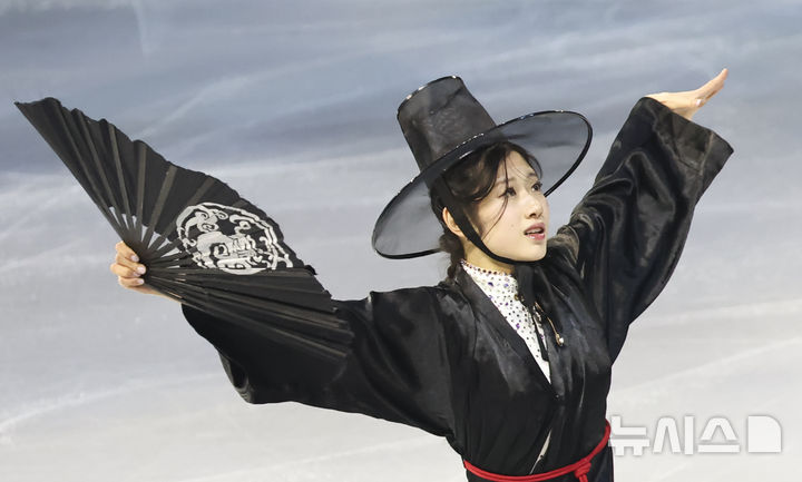 8년 만에 갈라쇼 초대된 한국…K팝으로 꾸민 차준환·이해인[뉴시스Pic]