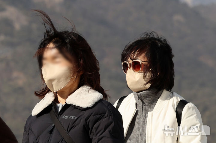 충남권 아침 기온 큰 폭 떨어지고 강풍…'대기 건조'