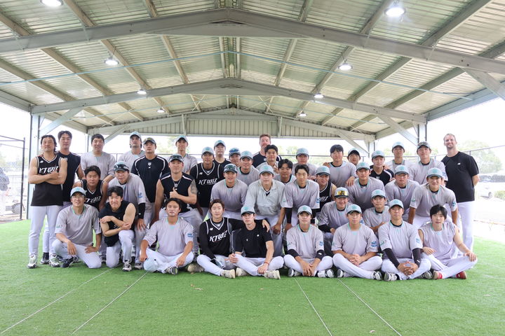 [서울=뉴시스] KT 위즈 호주 캠프 마무리(사진=KT 위즈 제공) *재판매 및 DB 금지