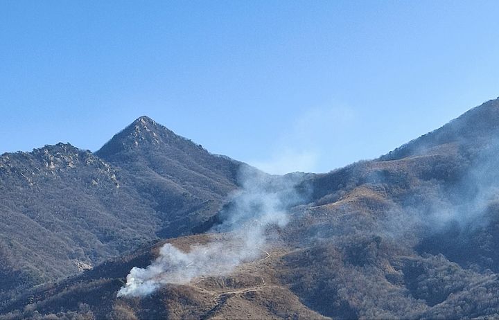 양평 옥천면 산불 현장. (사진=경기도소방재난본부 제공) photo@newsis.com *재판매 및 DB 금지