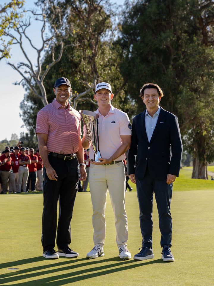 [서울=뉴시스] 타이거 우즈, 2026 제네시스 인비테이셔널 우승자 제이콥 브리즈먼, 호세 무뇨스 현대차 대표이사 사장이 22일(현지시간) 미국 캘리포니아주 리비에라 컨트리클럽에서 기념 사진을 촬영하고 있다. (사진=현대차그룹 제공) 2026.2.23. photo@newsis.com *재판매 및 DB 금지