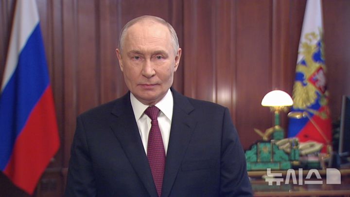 푸틴 "핵 3축 고도화가 최우선…첨단무기 개발 속도 높일 것"