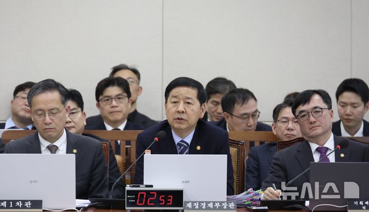 구윤철 "근로소득자 '세부담 경감' 방안 검토할 것…최대한 찾겠다"