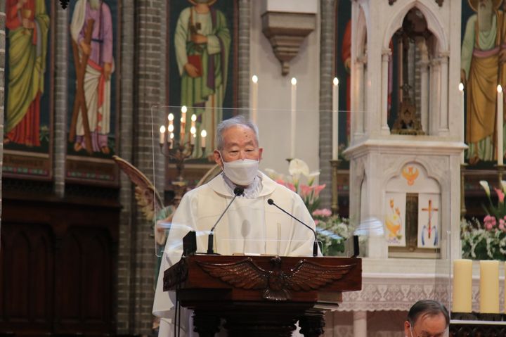 [서울=뉴시스] 천주교 서울대교구 원로사목자 고(故) 김수창 신부가 2022년 4월 14일, 사제수품 60주년을 맞아 열린 축하식에서 감사 인사를 전하고 있다. (사진=천주교 서울대교구 제공) 2026.02.23. photo@newsis.com *재판매 및 DB 금지