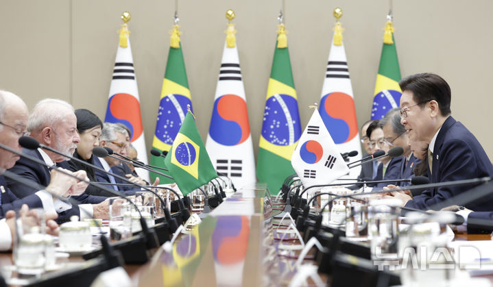 [서울=뉴시스] 최동준 기자 = 이재명 대통령 23일 청와대에서 열린 브라질 루이스 이나시우 룰라 다 시우바 대통령과 한-브라질 확대 정상회담에서 발언하고 있다. 2026.02.23. photocdj@newsis.com