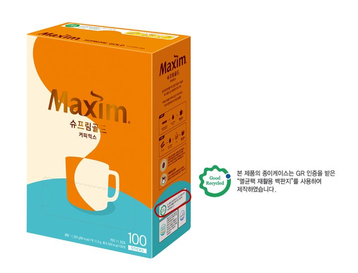 [서울=뉴시스] 동서식품이 자원순환 강화를 위해 '맥심 슈프림골드' 커피믹스 포장재에 멸균팩 재활용지를 활용한다. (사진=동서식품 제공) *재판매 및 DB 금지