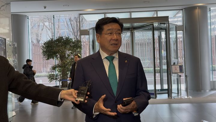 찬희 삼성준법감시위원장이 24일 오후 2시 삼성 서초사옥에서 열린 준감위 정기회의에 참석하기 앞서 기자들에게 답하고 있다. (사진=박나리 기자) *재판매 및 DB 금지