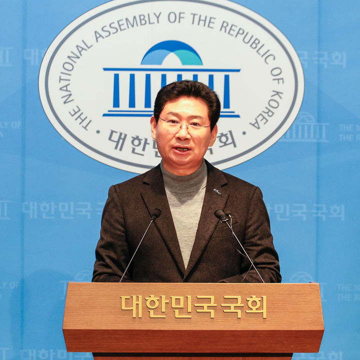 [용인=뉴시스]국회 소통관에서 기자회견하는 이상일 시장.(사진=용인시 제공)2026.02.24.photo@newsis.com *재판매 및 DB 금지