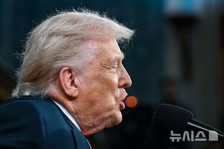 트럼프, 자화자찬 연설속 광폭 관세 유지 천명…"더 강력해질 것"(종합2보)