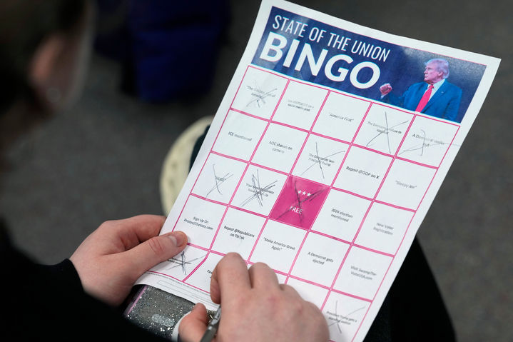 트럼프 예상 발언 빙고 카드 채우는 미 여성