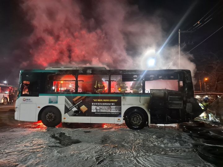 광명 버스차고지서 불, 인명피해 없어