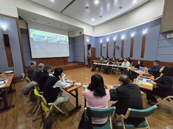 [안산=뉴시스]안산시가 23일 안산 성호박물관에서 '2026년 안산시 박물관운영자문위원회'를 진행하고 있다.(사진=안산시 제공)2026.02.25.photo@newsis.com *재판매 및 DB 금지