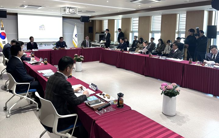 [청양=뉴시스] 조명휘 기자 = 민서8기 제4회 충남시장군수협의회가 25일 청양군에 있는 충남사회적경제혁신타운에서 열리고 있다. (사진= 청양군 제공) 2026.02.25. photo@newsis.com *재판매 및 DB 금지