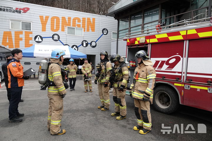 [용인=뉴시스]소방전술훈련평가 화재진압분야 평가 모습(사진=용인소방서 제공)2026.02.26.photo@newsis.com