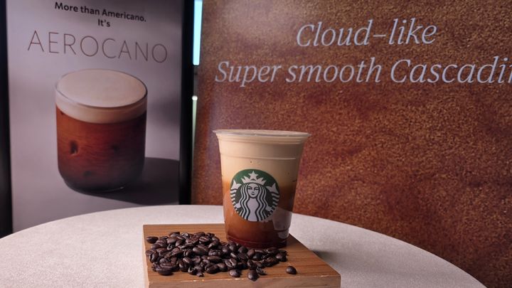 [서울=뉴시스] 이주혜 기자 = 25일 서울 강남구 스타벅스 지원센터에서 열린 커피 클래스에서 공개된 '에어로카노'. *재판매 및 DB 금지