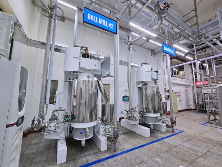 양산공장 BTC라인에 도입된 신형 설비 중 신형 볼밀(Ball Mill) 설비 (사진=롯데웰푸드 제공) *재판매 및 DB 금지