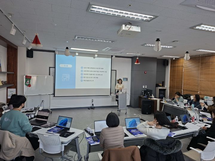 [세종=뉴시스] 세종시교육청이 실시한 인공지능(AI)·데이터 역량 강화 수업 모습.(사진=세종시교육청). 2026.02.25. photo@newsis.com. *재판매 및 DB 금지