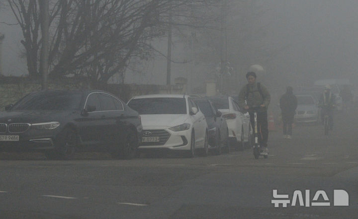 충남권 한낮 21도 포근, 미세먼지 '나쁨'…큰 일교차 주의