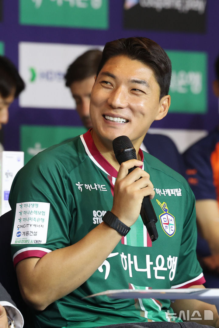 [서울=뉴시스] 권창회 기자 = 대전하나시티즌 주민규가  25일 서울 서대문구 스위스그랜드호텔에서 열린 2026 K리그1 개막 미디어데이에서 올시즌 각오를 밝히고 있다. 2026.02.25. kch0523@newsis.com