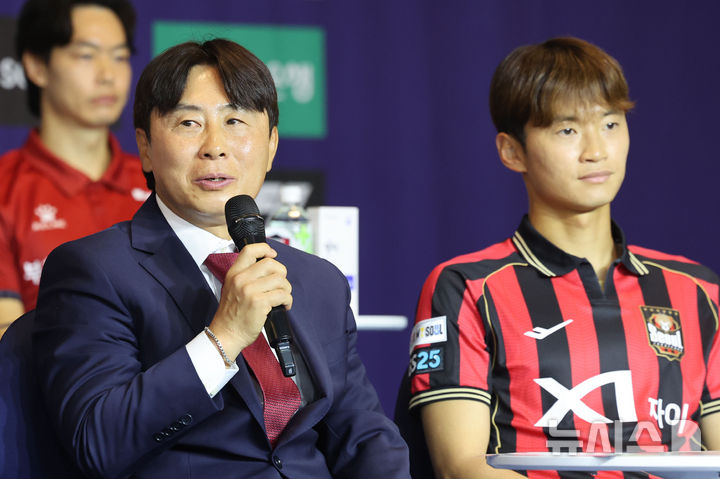 [서울=뉴시스] 권창회 기자 = 김기동 FC서울 감독이 25일 서울 서대문구 스위스그랜드호텔에서 열린 2026 K리그1 개막 미디어데이에서 올시즌 각오를 밝히고 있다. 2026.02.25. kch0523@newsis.com