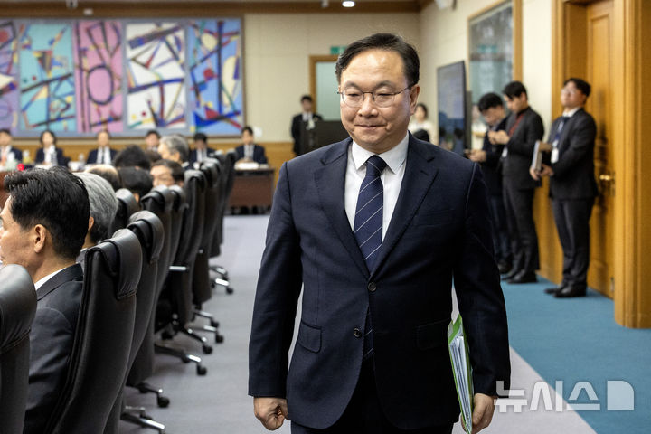 [서울=뉴시스] 황준선 기자 = 박영재 법원행정처장이 25일 서울 서초구 대법원에서 열린 전국법원장회의에 참석하고 있다. (공동취재) 2026.02.25. photo@newsis.com