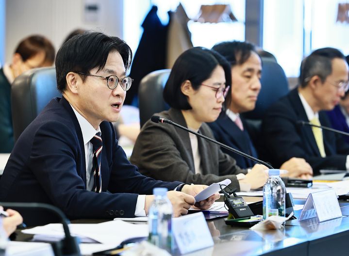 [서울=뉴시스] 김정관 산업통상부 장관이 25일 서울 서초구 KOTRA에서 열린 제1차 민관합동 수출확대회의에서 발언하고 있다. (사진=산업통상부 제공) 2026.02.25. photo@newsis.com *재판매 및 DB 금지