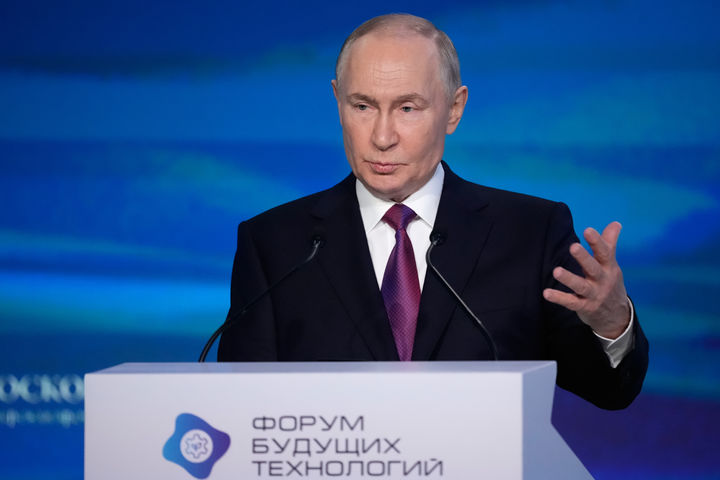 [모스크바=AP/뉴시스] 블라디미르 푸틴 러시아 대통령이 지난달 25일(현지 시간) 러시아 모스크바에서 열린 미래 기술 포럼 본회의에서 연설하고 있다. 2026.03.06.