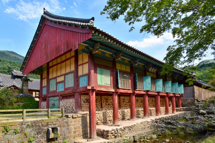 [서울=뉴시스] 순천 송광사 침계루 (사진=국가유산청 제공) 2026.02.26. photo@newsis.com *재판매 및 DB 금지