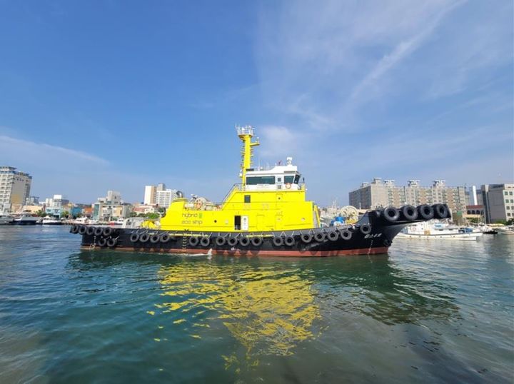 [서울=뉴시스] 2022년 친환경 인증선박 보급지원사업으로 도입된 하이브리드 추진 예인선. (사진=해양수산부 제공) 2026.02.26. photo@newsis.com *재판매 및 DB 금지