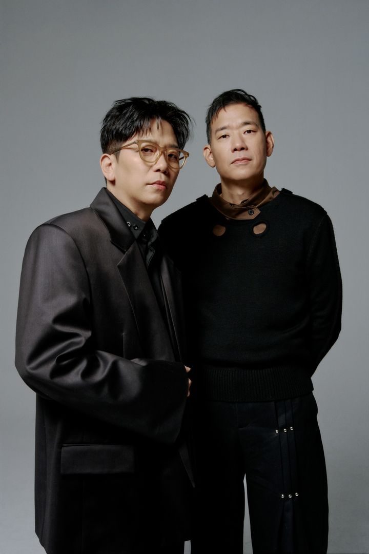 [서울=뉴시스] 이적, 김진표. (사진 = 뮤직팜 엔터테인먼트 제공) 2026.02.27. photo@newsis.com *재판매 및 DB 금지