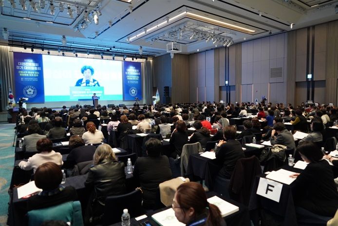 [서울=뉴시스] 대한간호협회는 부산에서 제 95회 정기 대의원총회를 열고 '간호법' 입법 취지에 부합하는 간호정책 수립을 촉구하는 건의문을 채택했다고 26일 밝혔다. (사진=대한간호협회 제공) 2026.02.26. photo@newsis.com *재판매 및 DB 금지