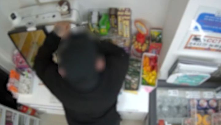 무인 상점 키오스크 부수고 현금 훔친 3명, 검찰 송치