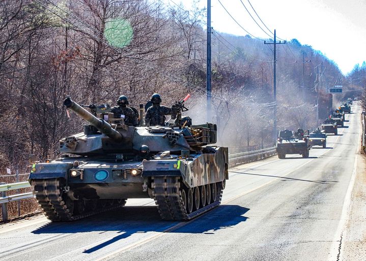 [화천=뉴시스] 26일 육군 제15보병사단은 지난 23일부터 강원도 화천군과 철원군 일대에서 혹한기 훈련을 실시하고 있다고 26일 밝혔다. 육군제15보병사단 제공. *재판매 및 DB 금지