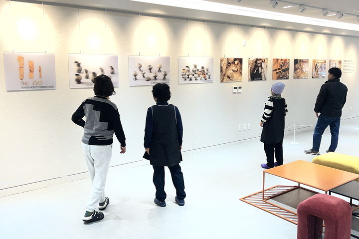 전북 무주군은 삼국시대 무주의 역사와 문화를 조명하는 사진전 '발굴로 되살아난 대차리의 시간'을 오는 3월 29일까지 무주상상반디숲 지하 1층 생활문화센터(전북특별자치도 무주군 무주읍 최북로 7)에서 개최한다고 26일 밝혔다. *재판매 및 DB 금지