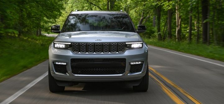 ‘지프 그랜드 체로키 L’ 주행 모습. (사진=스텔란티스코리아) *재판매 및 DB 금지