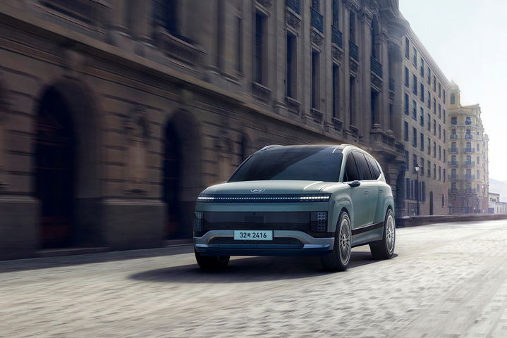 [서울=뉴시스] 올해의 차, 올해의 스포츠유틸리티차(SUV), 올해의 전기차(EV)를 수상한 현대차 아이오닉 9. (사진=현대차 제공) 2026.2.26. photo@newsis.com *재판매 및 DB 금지