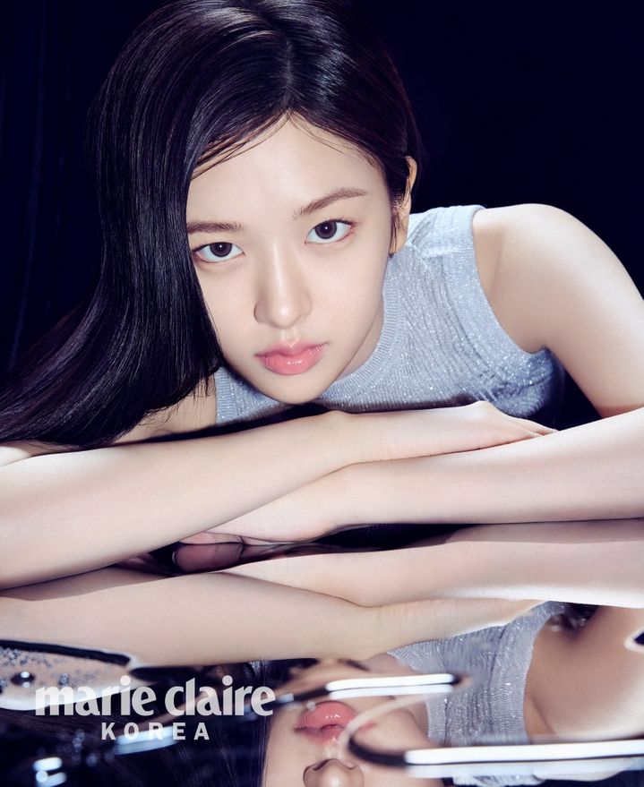 [서울=뉴시스] 안유진. (사진=톰 포드 뷰티, 마리끌레르 코리아) 2026.02.26. photo@newsis.com  *재판매 및 DB 금지