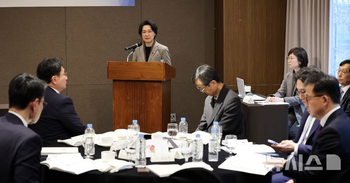 '의대 증원'에 교육차관 "인프라 확충·실습 확대"…의대협회 "깊은 우려"