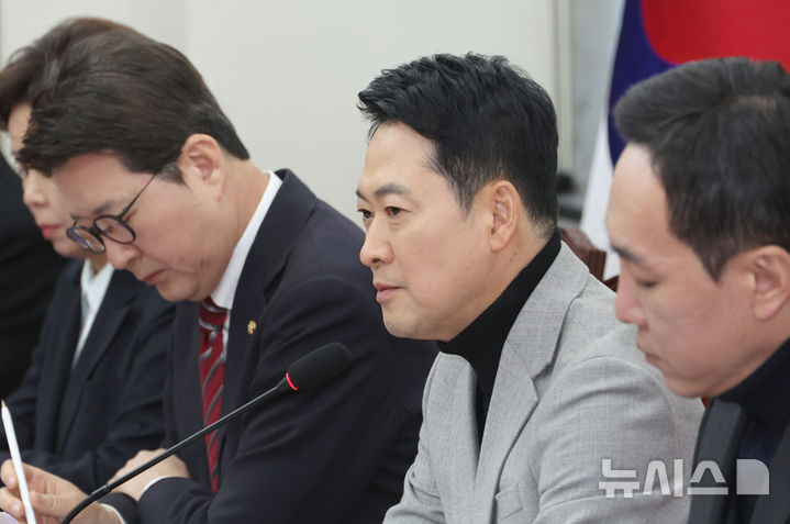 [서울=뉴시스] 김금보 기자 = 장동혁 국민의힘 대표가 지난 26일 오전 서울 여의도 국회에서 열린 최고위원회의에서 발언을 하고 있다. 2026.02.26. kgb@newsis.com