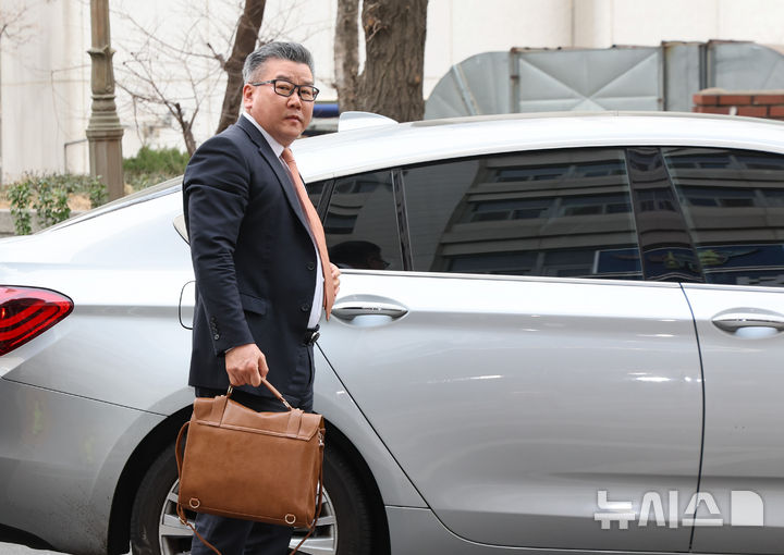 [서울=뉴시스] 황준선 기자 = 대통령실 관저 공사 관련 부실 감사 의혹을 들여다보는 2차 종합특별검사팀이 오는 13일 유병호 전 감사원 사무총장을 소환한다. 사진은 유 전 사무총장. 2026.07.10. hwang@newsis.com