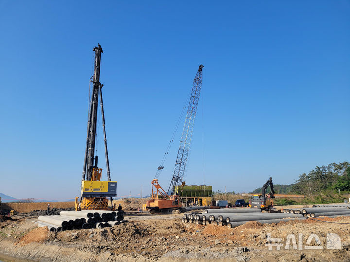 복용지구 배수장 기초파일 시공 현장. (사진=농어촌공사 전남본부 제공) photo@newsis.com
