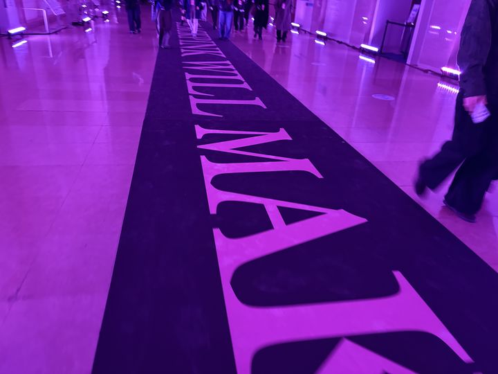 [서울=뉴시스] 한이재 기자 = 26일 오후 서울 용산구 국립중앙박물관이 K-팝 간판 걸그룹 '블랙핑크' 상징색인 분홍빛으로 물들어 있다. 2026.02.26. nowone@newsis.com *재판매 및 DB 금지